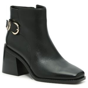 Brand new Vince Camuto Sameena Bootie super cute and comfy for everyday ♥️